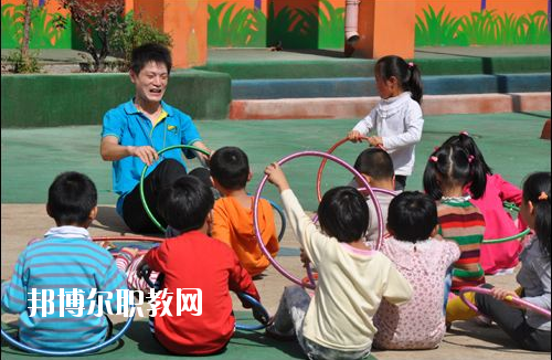 貴州2020年男生讀什么幼師學(xué)校好