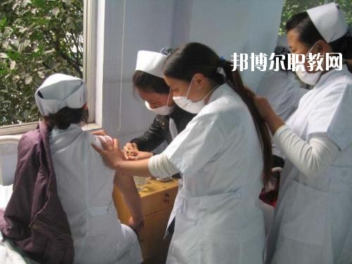 四川2020年哪些大專學(xué)校的衛(wèi)校好