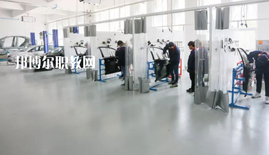 廣東2020年男生上汽修學(xué)校學(xué)什么好