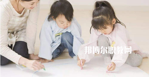 貴州2020年女生上什么幼師學校比較好