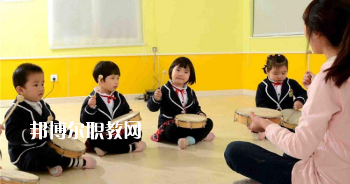 貴州2020年女生讀幼師學(xué)校學(xué)什么好