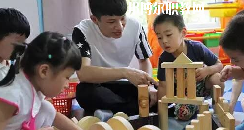 貴州2020年女生初中畢業(yè)上幼師學(xué)校
