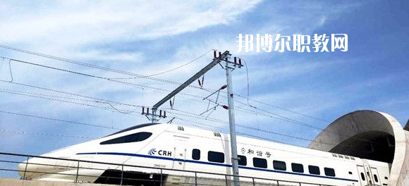 甘肅2020年女生上高鐵學(xué)校學(xué)什么專業(yè)好