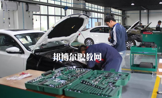 廣東2020年男生讀汽修學(xué)校