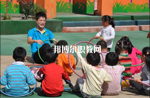 貴州2020年幼師學(xué)校和職高哪個(gè)好