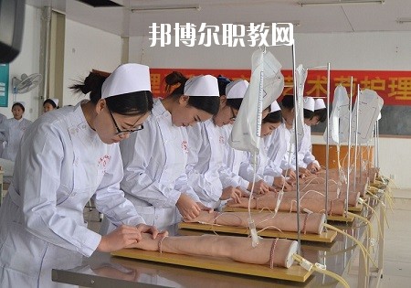 四川2020年衛(wèi)校適合女生學(xué)嗎