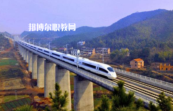 甘肅2020年女生初中畢業(yè)上高鐵學校