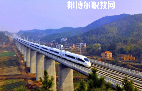 甘肅2020年高鐵學(xué)校中專升大?？际裁? width=