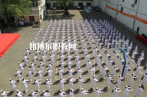 四川2020年女生學(xué)衛(wèi)校好找工作嗎