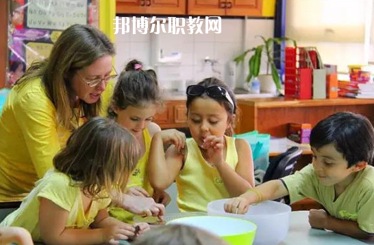 湖北2020年讀幼師學(xué)校要分?jǐn)?shù)嗎