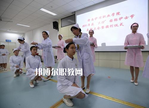 四川2021年去讀衛(wèi)校學(xué)什么對以后好一點