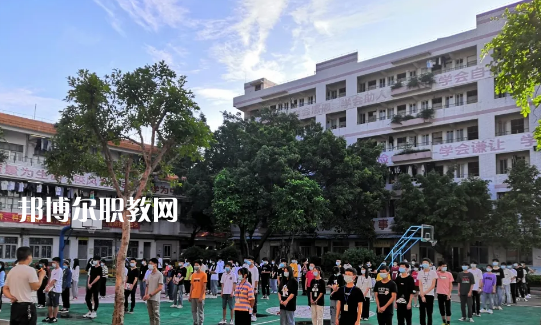 佛山騰飛技工學(xué)校2021年學(xué)費(fèi)、收費(fèi)多少
