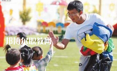 武漢2021年現(xiàn)在讀幼師學校什么專業(yè)好