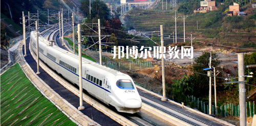 南寧2021年初中生能讀的鐵路學校