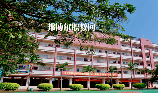 肇慶廣寧衛(wèi)生中等職業(yè)技術(shù)學(xué)校2021年報名條件、招生要求、招生對象
