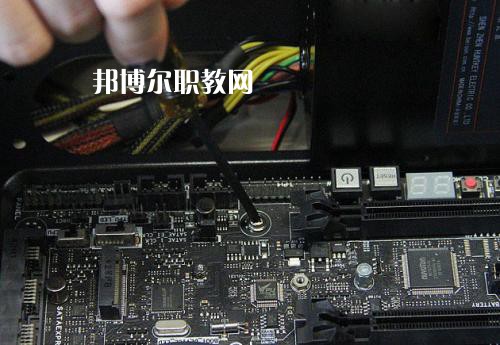 成都2021年計算機(jī)網(wǎng)絡(luò)技術(shù)學(xué)校需要學(xué)習(xí)哪些知識
