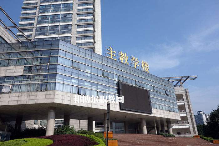 達(dá)州華西職業(yè)技術(shù)學(xué)校2021年報(bào)名條件、招生要求