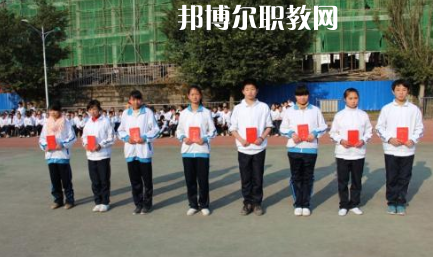 重慶市墊江縣第二職業(yè)中學(xué)校2021年報(bào)名條件、招生要求、招生對象