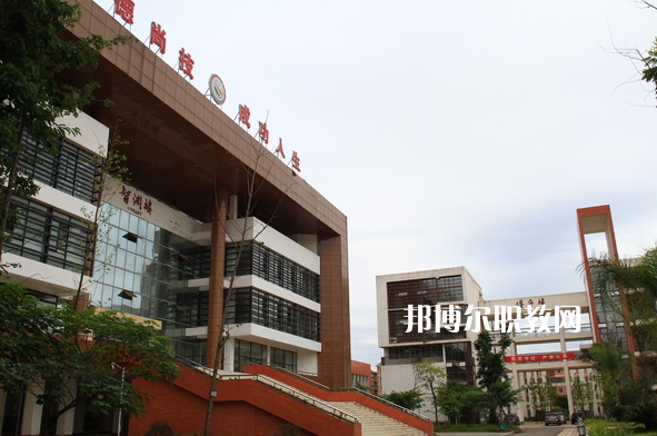 重慶開縣巨龍中等職業(yè)技術(shù)學(xué)校2021年報(bào)名條件、招生要求、招生對(duì)象