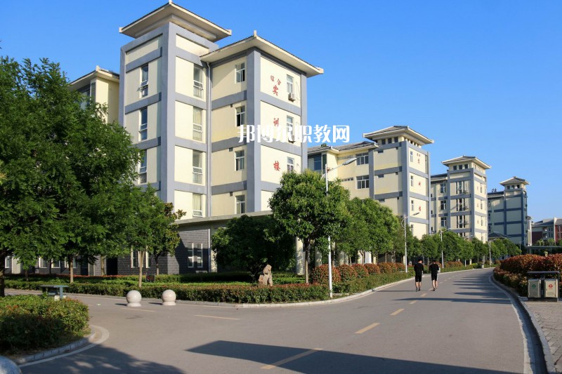 安徽亳州技師學(xué)院2021年報(bào)名條件、招生要求、招生對(duì)象