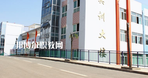 畢節(jié)同心農(nóng)工中等職業(yè)技術(shù)學(xué)校2021年報(bào)名條件、招生要求、招生對(duì)象