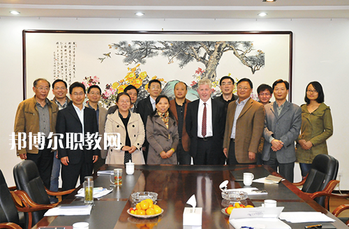 揚(yáng)州高等職業(yè)技術(shù)學(xué)校2021年招生辦聯(lián)系電話(huà)