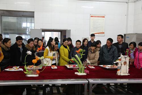揚州旅游商貿(mào)學校2021年招生辦聯(lián)系電話