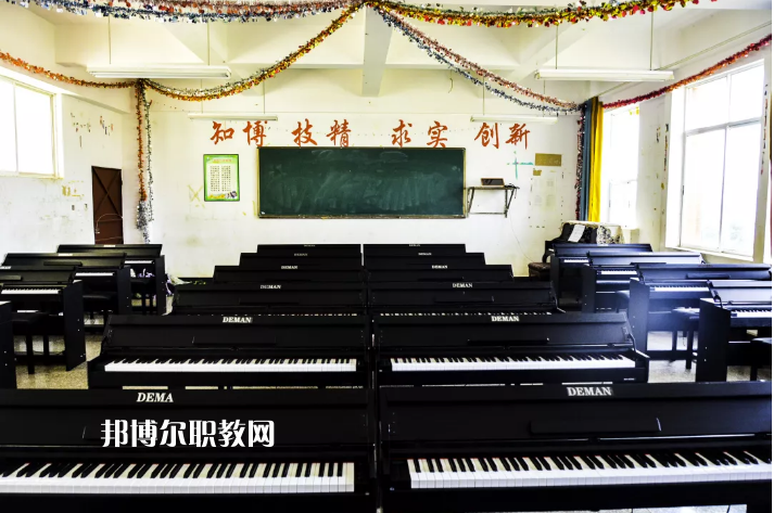 丘北民生職業(yè)技術(shù)學(xué)校2021年學(xué)費(fèi)、收費(fèi)多少