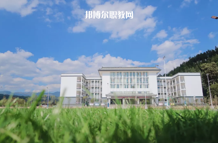 澄江縣職業(yè)高級(jí)中學(xué)2021年報(bào)名條件、招生要求、招生對(duì)象