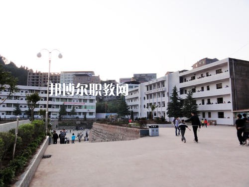 通?？h職業(yè)高級(jí)中學(xué)2021年招生錄取分?jǐn)?shù)線