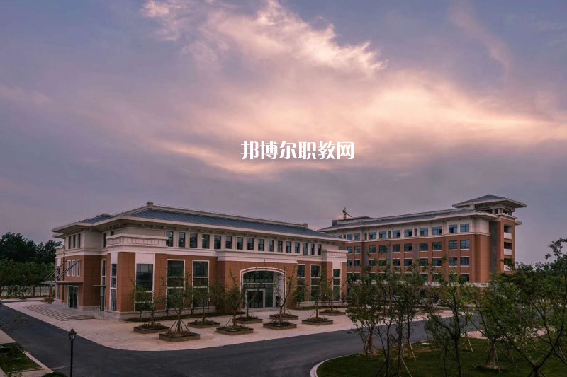 四川2021年讀中專學(xué)?？梢钥即髮W(xué)嗎