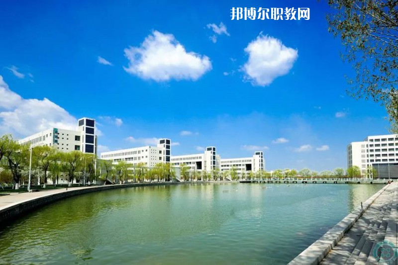 南華縣職業(yè)高級中學(xué)2021年報名條件、招生要求、招生對象