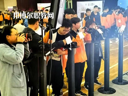 泰州市鳳凰藝術(shù)學(xué)校2021年報名條件、招生要求、招生對象