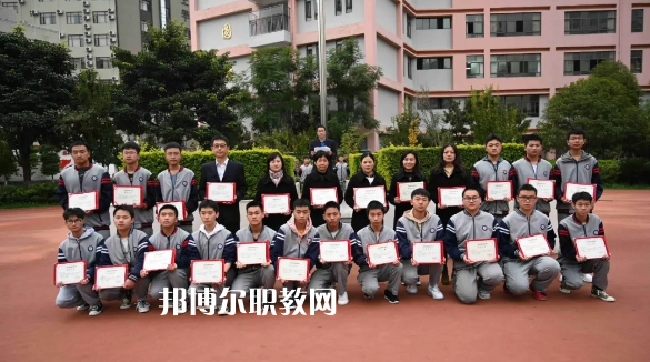 昆明盤龍職業(yè)高級中學怎么樣、好不好