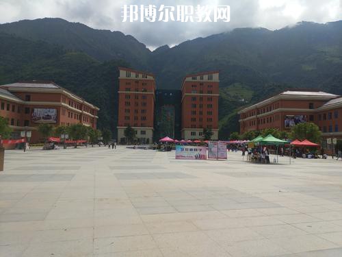 怒江州民族中等專業(yè)學校2021年報名條件、招生要求、招生對象