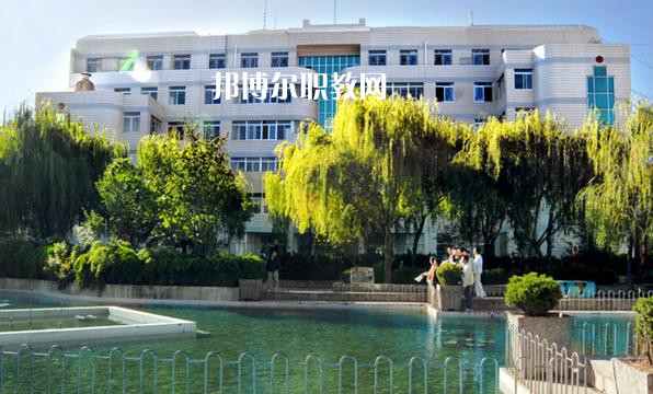 大理衛(wèi)生學校地2021年招生辦聯(lián)系電話