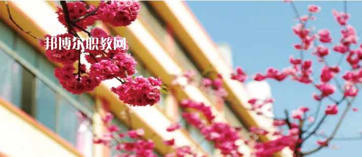 云南昆明工業(yè)學(xué)校2021年報(bào)名條件、招生要求、招生對(duì)象