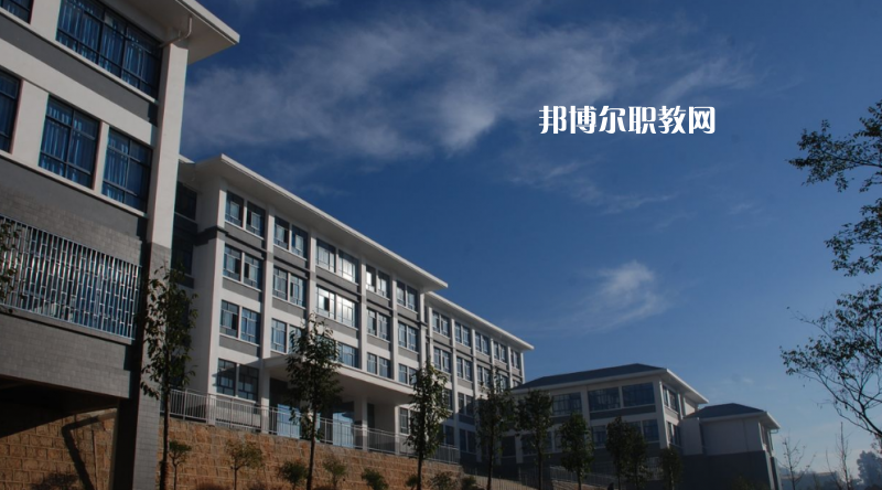 昆明鐵路機(jī)械學(xué)校2021年報(bào)名條件、招生對(duì)象
