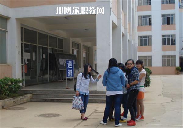 云南中醫(yī)藥中等專業(yè)學校網(wǎng)站網(wǎng)址