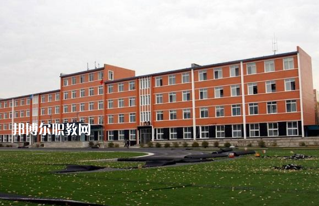 云南楚雄工業(yè)學校2021年學費、收費多少