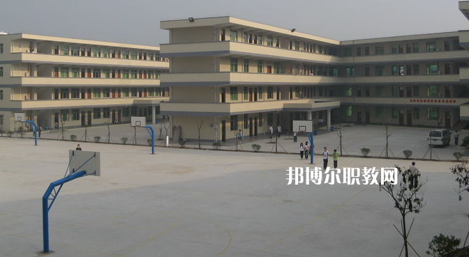 廣東領(lǐng)才技工學(xué)校2022年報(bào)名條件、招生要求、招生對(duì)象