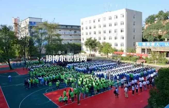 貴州鐵路技師學(xué)校2022年學(xué)費(fèi)、收費(fèi)多少