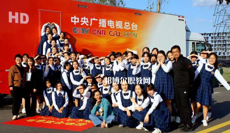 江蘇戲劇學(xué)校2022年報名條件、招生要求、招生對象