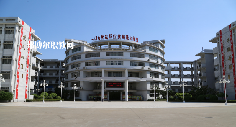 泰州機(jī)電高等職業(yè)技術(shù)學(xué)校2022年招生辦聯(lián)系電話(huà)