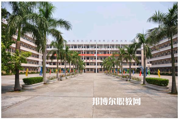 重慶益民技工學(xué)校2022年報名條件、招生要求、招生對象