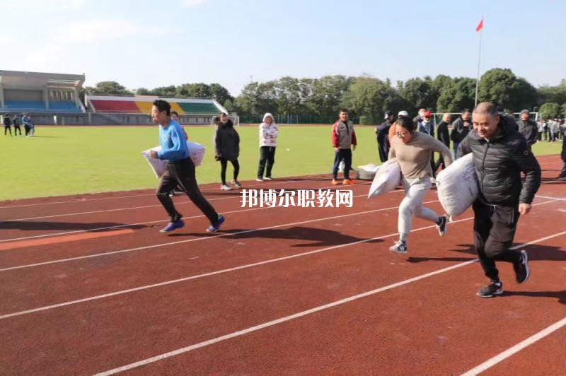無(wú)錫汽車工程高等職業(yè)技術(shù)學(xué)校2022年報(bào)名條件、招生要求、招生對(duì)象
