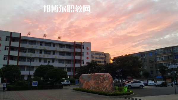 重慶巫山師范學(xué)校2022年報名條件、招生要求、招生對象 