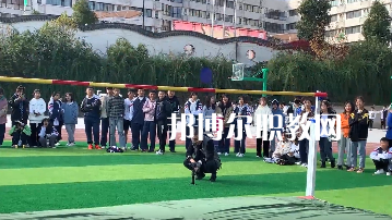 清鎮(zhèn)中等職業(yè)技術(shù)學(xué)校2022年招生辦聯(lián)系電話(huà)