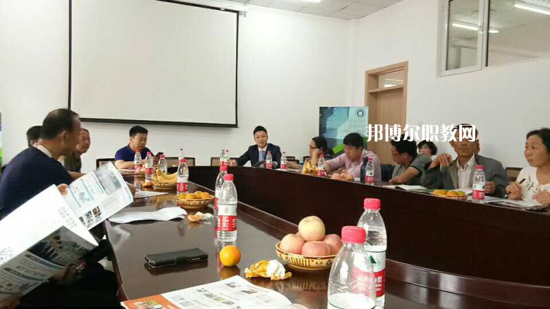 秦皇島渤?？萍贾械葘I(yè)學(xué)校2022年招生辦聯(lián)系電話