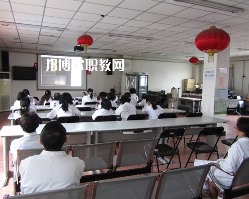 石家莊中美經(jīng)貿(mào)中等專(zhuān)業(yè)學(xué)校2022年招生簡(jiǎn)章
